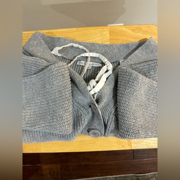 Gray Button-Up Knit Cardigan With Adjustable Fit Straps (Size M) - Picture 4 of 6